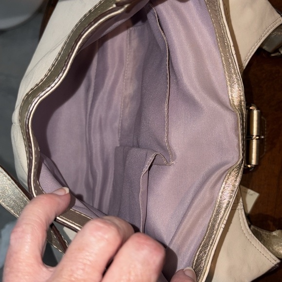 Coach F17219  Soho leather/metallic shoulder bag  ivory cream/gold 3 compartment - Picture 14 of 17